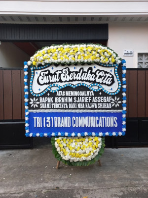 Papan Bunga Duka di Akesai